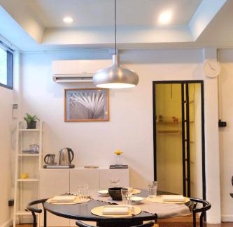 Suan Luang House | Spacious Design Loft with Rooftop