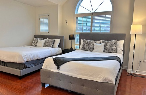Meadowvale Village House | Spacious Detached House in Mississauga