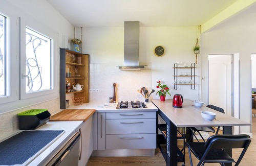 Yzosse House | Spacious detached single-storey house with terrace, private garden & Wi-Fi