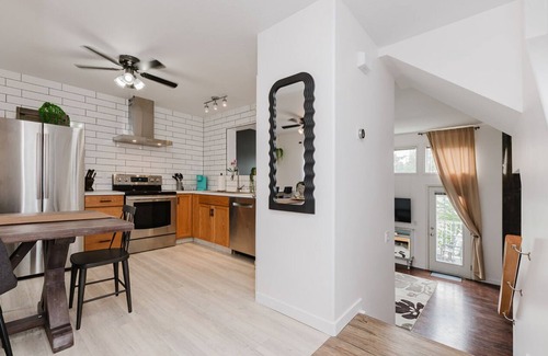 Red Deer House | Spacious double family townhome in Red Deer. 5 minutes walk from BMX park