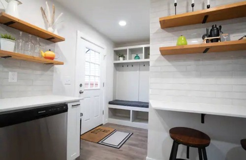 Central Tacoma House | Spacious Downtown 4BD House 8 min from Ruston Way Waterfront!