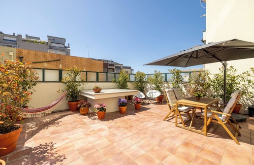 Cedofeita Apartment | Spacious Downtown Apartment with Private Terrace