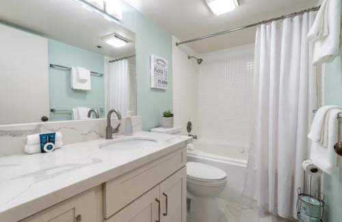 Downtown Honolulu Apartment | Spacious Downtown Executive Retreat - Free Parking