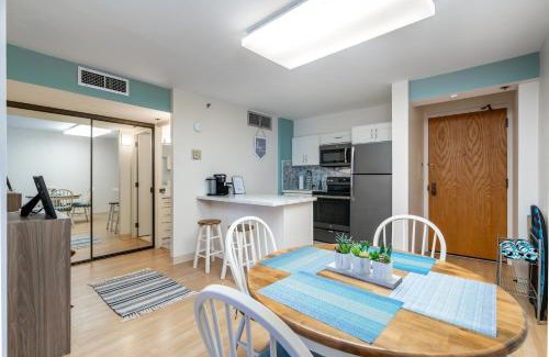 Downtown Honolulu Apartment | Spacious Downtown Executive Retreat - Free Parking