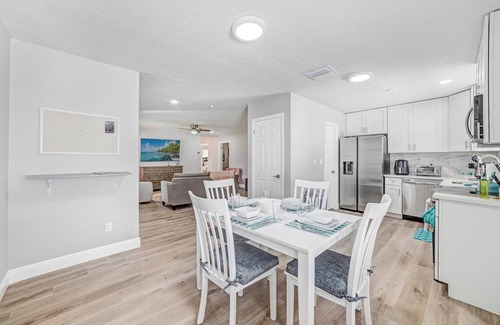 Southwest Orlando House | Spacious Downtown Orlando house centrally located to Orlando tourist attractions