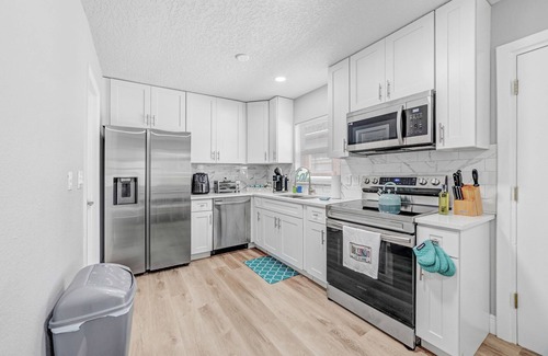 Southwest Orlando House | Spacious Downtown Orlando house centrally located to Orlando tourist attractions