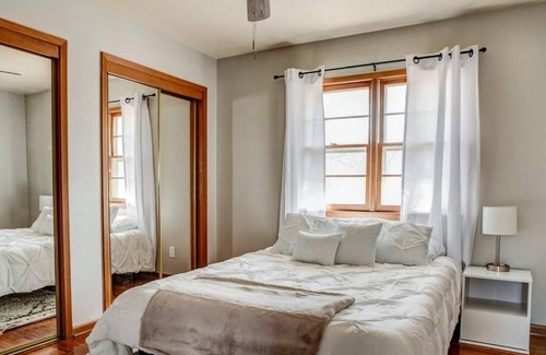 Des Moines House | Spacious Duplex Close to Downtown
