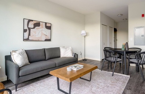 Edgewater Apartment | Spacious Edgewater 2BR w/ Gym & Lounge, nr Red Line, by Blueground