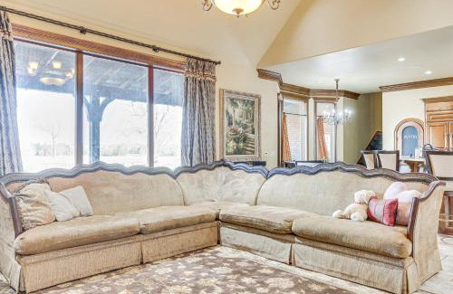 Edmond House | Spacious Edmond Vacation Rental with Shared Pool!