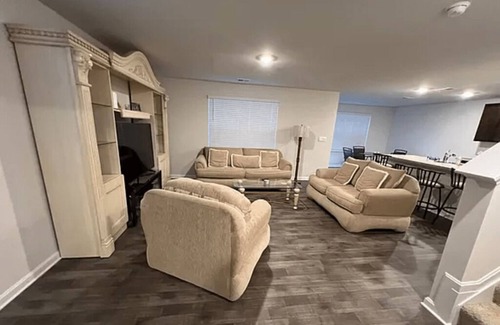 Magnolia House | Spacious Elegance