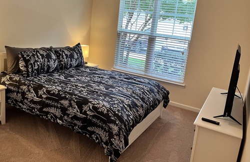 Ballenger Creek Apartment | Spacious, Elegant 2BR apartment near Frederick