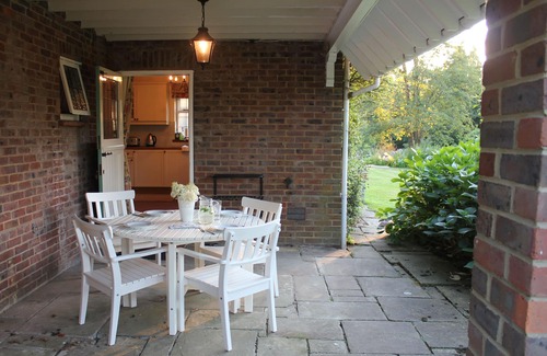 Westcott Apartment | Spacious, elegant flat with lovely views, conveniently placed in a beautiful are