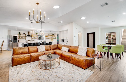 Horseshoe Bay House | Spacious & elegant haven with huge yard, updated interior, AC, & fast WiFi
