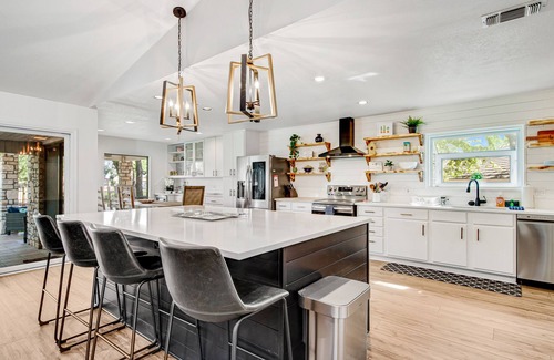 Horseshoe Bay House | Spacious & elegant haven with huge yard, updated interior, AC, & fast WiFi