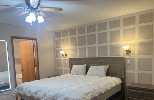 Northwest Edmonton House | Spacious Executive Home 4BR 3BA Fully Equipped