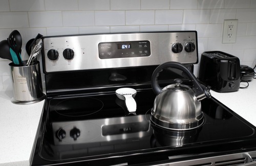 Madison Apartment | Spacious Extended Stay - Pool & Gym