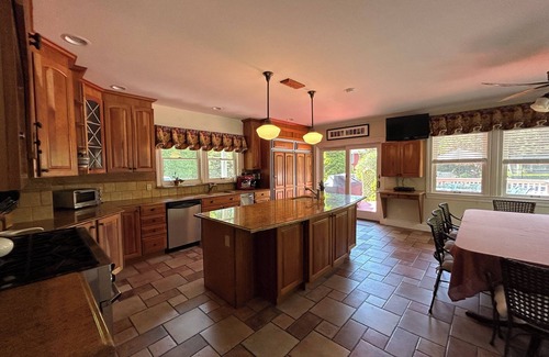 Westhampton House | Spacious Family Compound in beautiful Westhampton with private Tennis Court