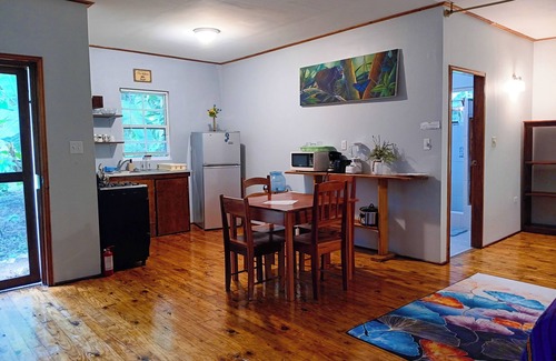 San Ignacio Cottage | Spacious family cottage w/3beds, AC, Restaurant and car rental onsite.