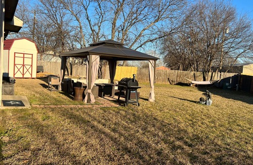 Glenn Heights House | Spacious, Family Friendly, Centrally Located