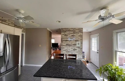 Hillcrest House | Spacious Family-Friendly Home in Historic DC