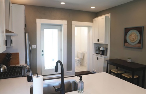 Clayton-Tamm House | Spacious Family-Friendly stay steps from the St. Louis Zoo