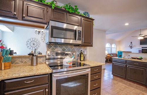 Allen House | Spacious, Family Friendly Home in Allen