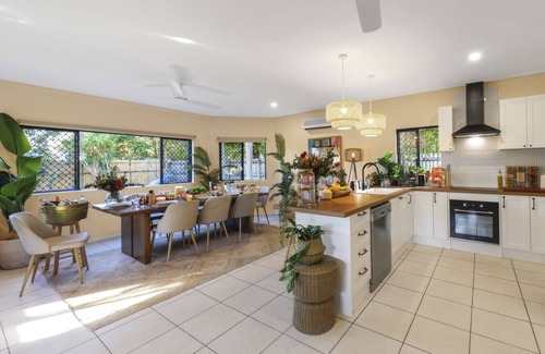 Trinity Park House | Spacious Family Fun: SUV Hire, Games, Fast Wi-Fi