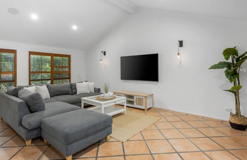 Robina House | Spacious Family Holiday Home with Private Pool