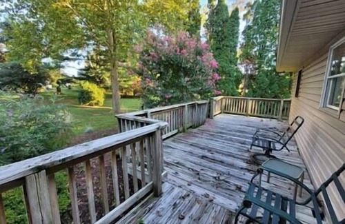 Witmer House | Spacious Family Home in Amish Country!
