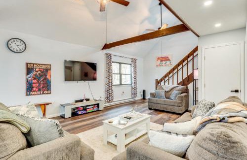 Riverside Estates House | Spacious Family Home with 2 Decks in Pocono Lake!