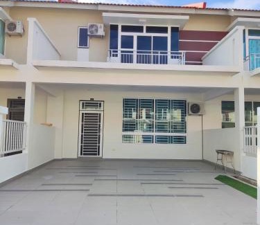 Bandar Penawar House | Spacious Family House at Desaru Harmonia 2