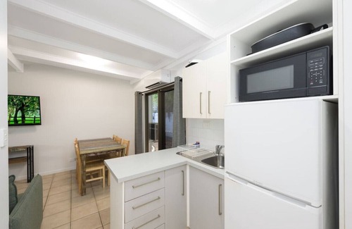 Nelly Bay Apartment | Spacious Family Unit