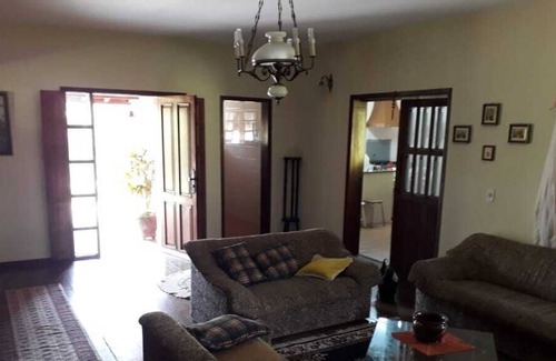 Extrema House | Spacious farm for your rest and leisure