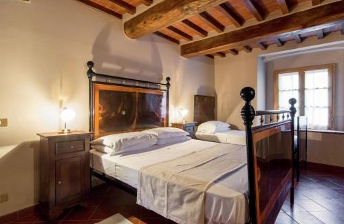 Arezzo House | Spacious farmhouse with pool