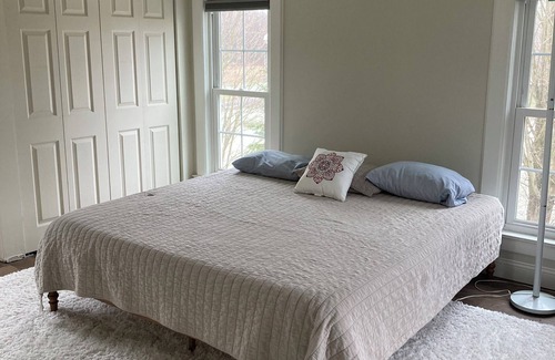 Richland Other | Spacious Farmhouse, quiet country setting, huge kitchen. Great for gatherings!