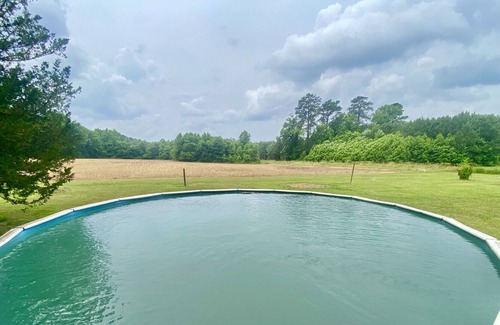 Allen Other | Spacious, farmhouse, with pool, 10 min from Salisbury and 35 min from beaches