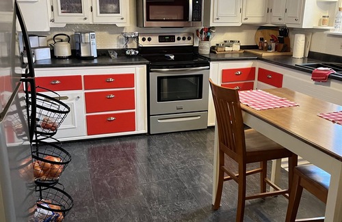 Lakeside House | Spacious first-floor cottage nestled between Lakeside and Marblehead!