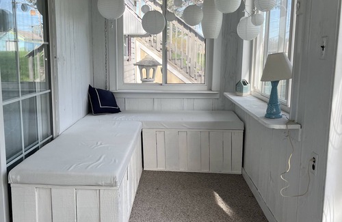 Lakeside House | Spacious first-floor cottage nestled between Lakeside and Marblehead!