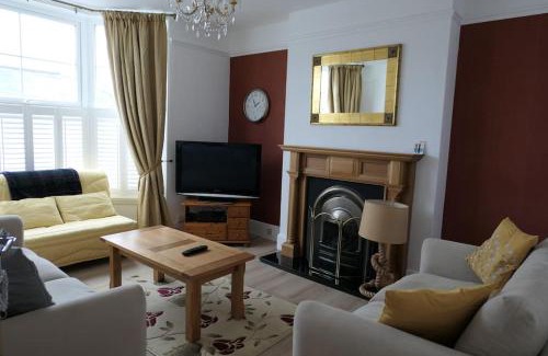 Babbacombe Apartment | Spacious first floor family flat, Sea view