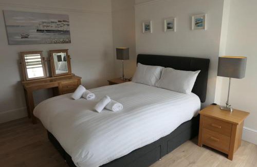 Babbacombe Apartment | Spacious first floor family flat, Sea view