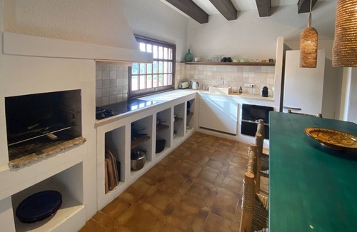 Vilassar de Dalt Villa | Spacious Forrest Villa Near Barcelona - Holds up to 24p