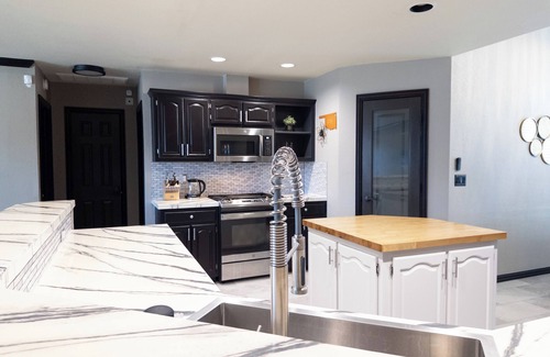 Broken Arrow House | Spacious four-bedroom house in beautiful Broken Arrow. No cleaning fees!