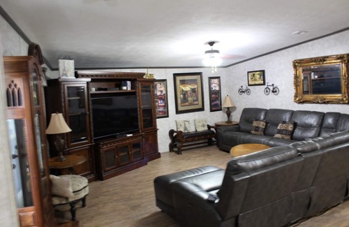 Gober House | Spacious Four Bedroom Lake House with Lake access
