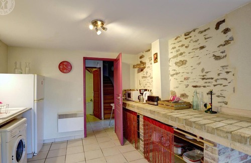 La Terrasse-sur-Dorlay Cottage | Spacious Countryside Gîtes - Sleeps 13 - Near Saint-Étienne, Ideal for Families & Friends