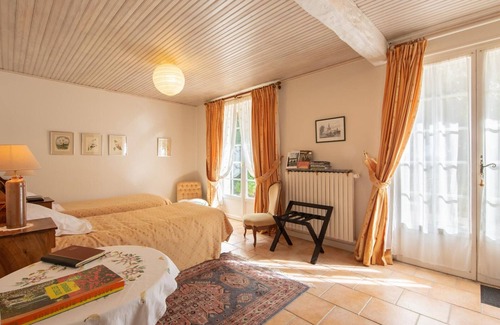 Saint-Benoit-sur-Loire Bed & Breakfast | Spacious rooms with terrace, nature and calm in Saint-Benoît-sur-Loire, pets allowed