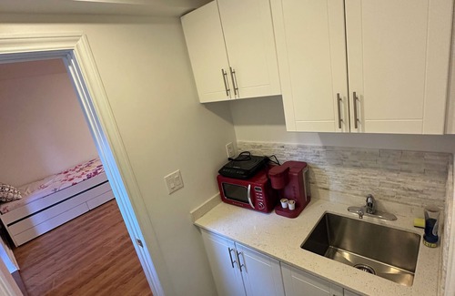 Sheridan Apartment | Spacious Furnished Studio. Private Bathroom kitchen Near UTM, Luxurious, Secured