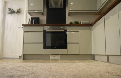 Dunstable House | Spacious 5 Bed Home - Near M1, A5, Luton Airport