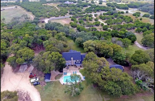 Leander House | Spacious, Getaway? 5 bedroom on 5 beautiful acres? Ask about our event hosting!