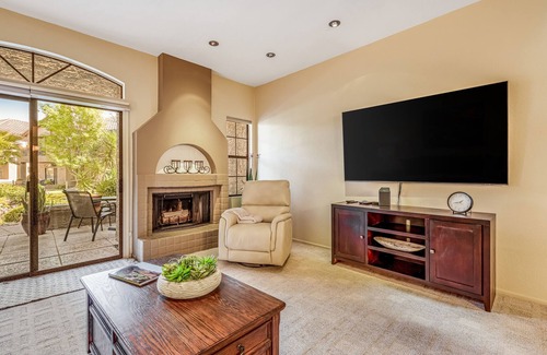 Scottsdale Ranch Condo | Spacious getaway near downtown with shared pool, patio, balcony & jetted tub