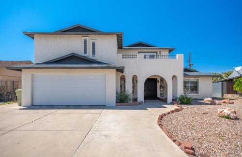Peoria Ave Citizen's Group House | Spacious Glendale Home with Pool and Mountain Views!